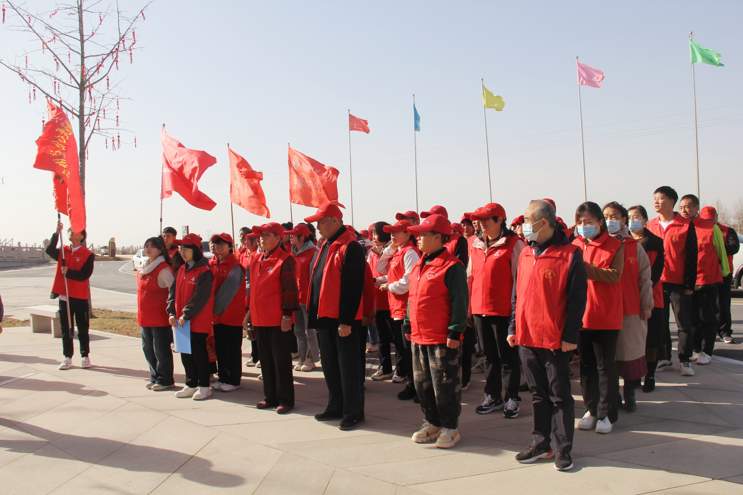 鹽湖區(qū)敬老志愿者協(xié)會參觀團來格瑞特莊園參觀學習